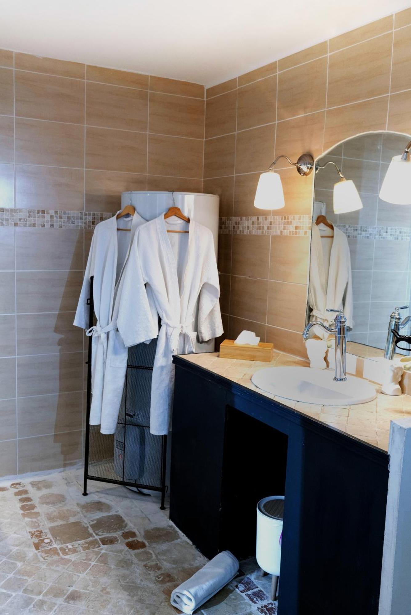 Les Canoubiers Luxe Et Serenite Au Coeur De Saint-Tropez Suites Spacieuses Avec Jardin Enchanteur Экстерьер фото